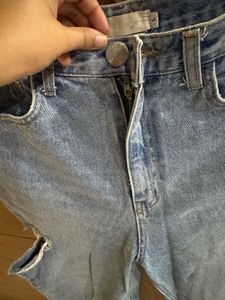 Trendy Ripped Light Wash Jeans