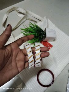 Red &amp; White Bangles Set