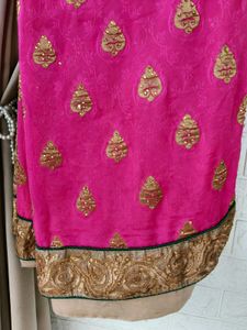 💗Pink Embroidered Saree