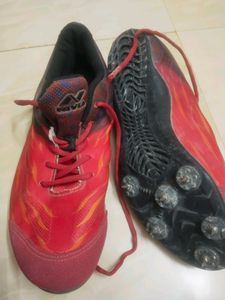 Nivea Running Shoes/Spikes Size 9