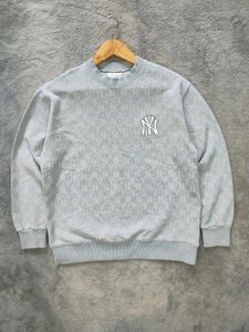 NY Yankees All-Over Logo Sweatshirt