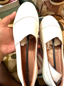 Lavie Shoe Unused Just Slight Peel Only Inside Par