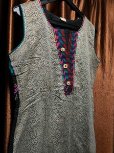Stylish Sleeveless Embroidered Kurti