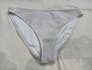 White 💛32Ribbed Bikini Bottoms