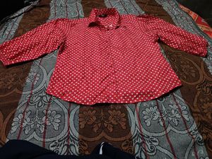 Red Heart Print Button-Up Blouse
