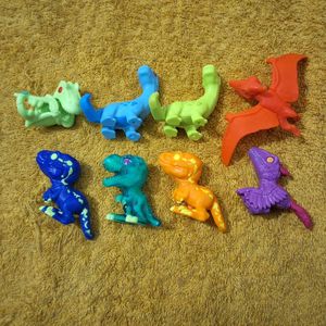 🦖 Kinder Joy × Jurassic World–Combo of 8 Figures