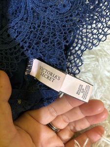 VICTORIAS  SECRET NAVY  Blue Lace Bralette