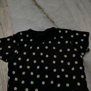 Cute Daisy Print Black T-Shirt