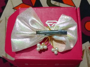 Sparkly Pearl Bow Hair Clip