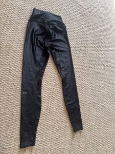 Alo Shiny Black Leggings