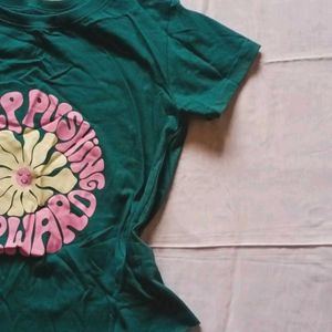 Graphic Tee "Keep Pushing Forward"