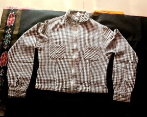Smart fitted  zipup top/shirt