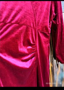 Elegant Maroon Velvet Midi Dress
