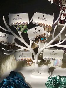 2 Earrings Card