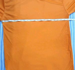 Men Solid Round Neck T shirt
