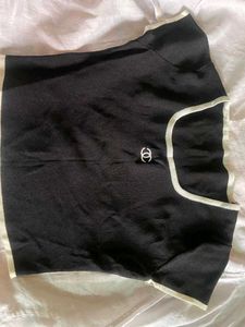 Sale !!Black &amp; White Trim Top