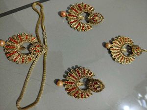 Elegant Gold-Tone Necklace Set