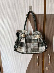 Stylish Crocodile Print Handbag