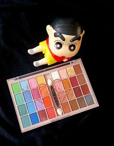Shills Professional 32 Color Eyeshadow Palette