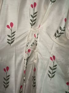Elegant White Kurta with Floral Print