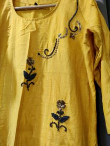 beautiful kurta with dupatta