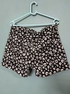 B1G1 Floral Print Denim Shorts