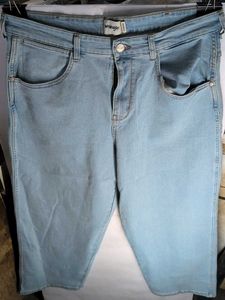 Wrangler Light Wash Denim Jeans
