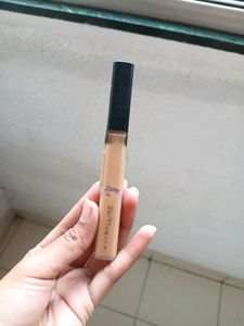 Maybelline Fit Me! Concealer Shade (30 Honey)