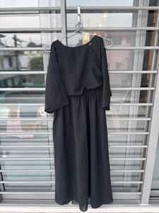 Chic Black Cold Shoulder Maxi Dress