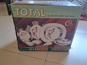 32 piece melamine set