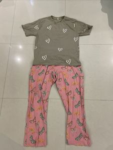 Free Comfortable Sleepwear Set
