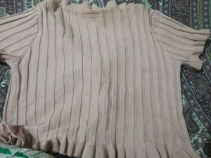 Cute Ruffled Knit Crop Top