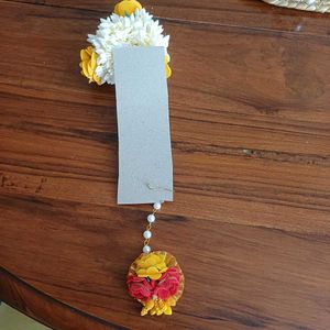 Exquisite Floral Maang Tikka &amp; Scrunchie set