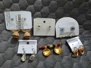 set of 6 Assorted Earrings and Necklace