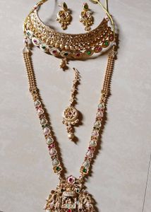 Exquisite Kundan & Pearl Jewellery Set