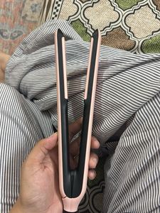‼️SALEE Pink Hair Straightener