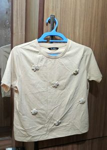 Cute Beige Floral Applique T-Shirt