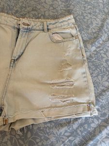 Ginger by Lifestyle Light Wash Ripped Denim Shorts