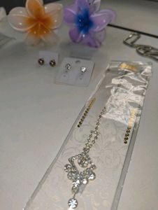 Jewellery Set - Maang Tikka &amp; Earrings