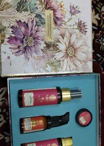 Forest Essentials Luxury Skincare Set
