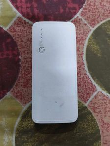 Offer Price White Power Bank 8000 mAh