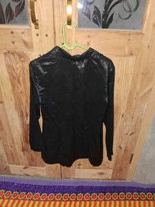 Satin Blazer with two pockets