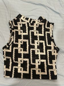 Black &amp; White Abstract Print Sleeveless Top