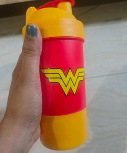 Wonder Woman Shaker Bottle