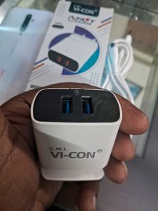 VI CON CHARGER + STAND PHONE