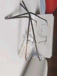 DIANA Eyewear Rimless Glasses
