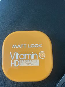 Matt Look Vitamin C Radiance Compact