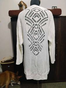 Chic White V-Neck Knit Sweater