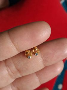 Elegant Gold Earrings with Stone