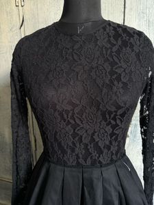 Chic Black Lace &amp; Pleated Dress